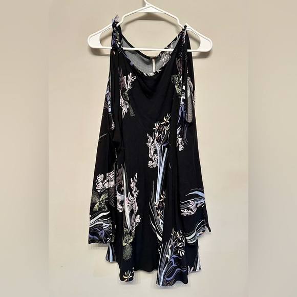 Free People Black Floral Tunic Size Small - Picture 1 of 5